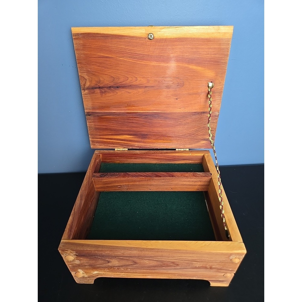 VTG Handcrafted Wooden Lidded Box‎ Felt Lined Thick Storage Trinket Cigar Hidden